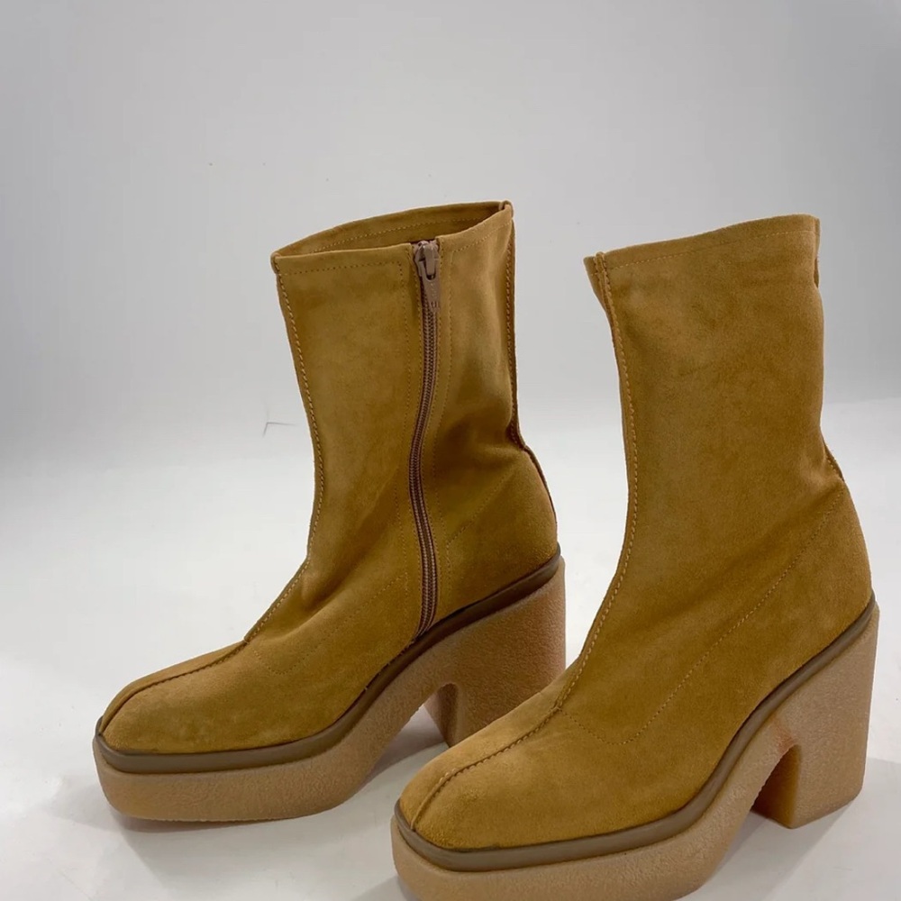 Banana Republic Camel Suede Ankle Booties